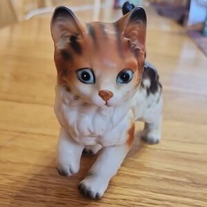 Lefton Exclusive Japan Ceramic Calico Cat kitten Figurine approx 5.5"x6.5" W6364